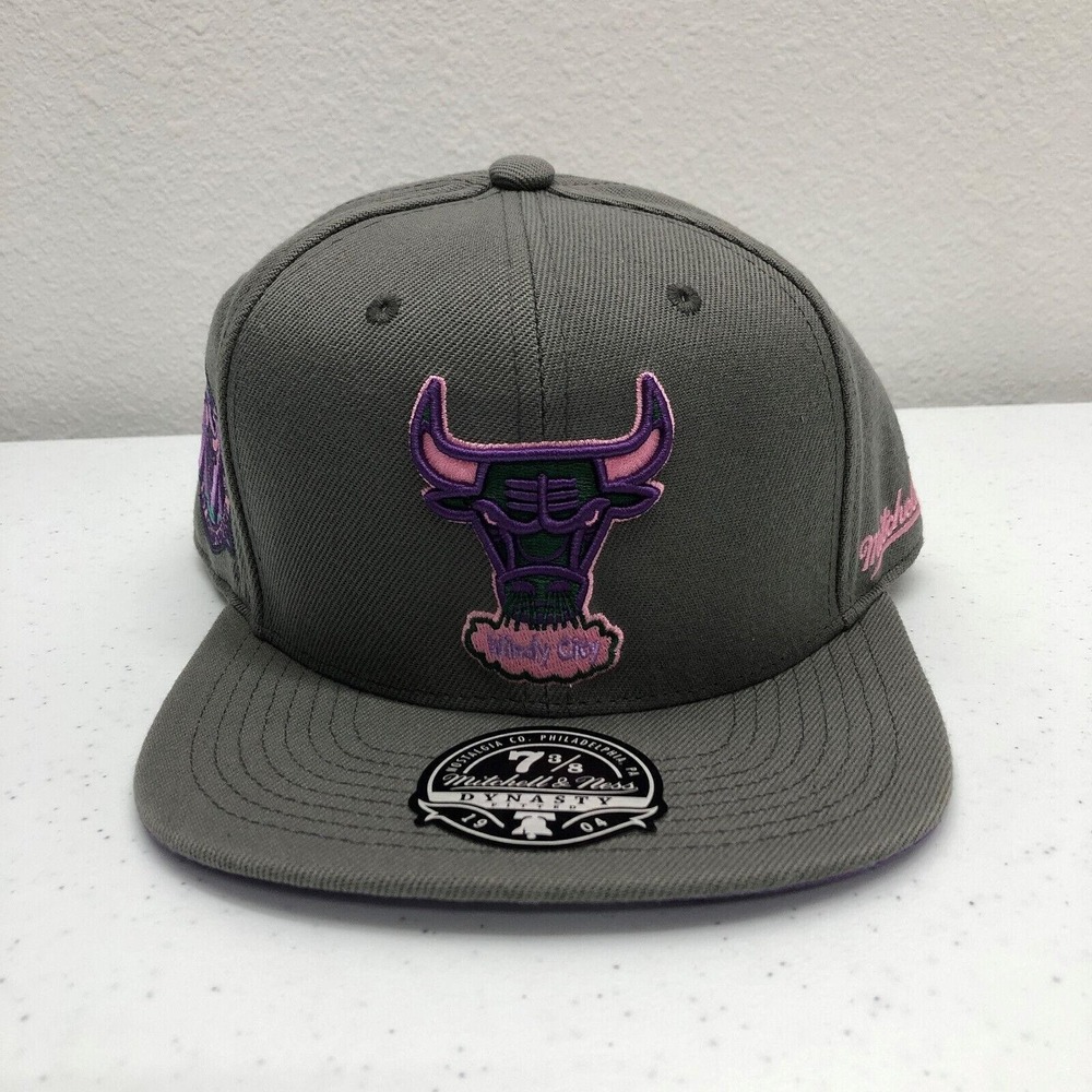 Chicago Bulls Hat Cap Fitted Mens 7 3/8 Gray NBA HWC Basketball Mitchell & Ness